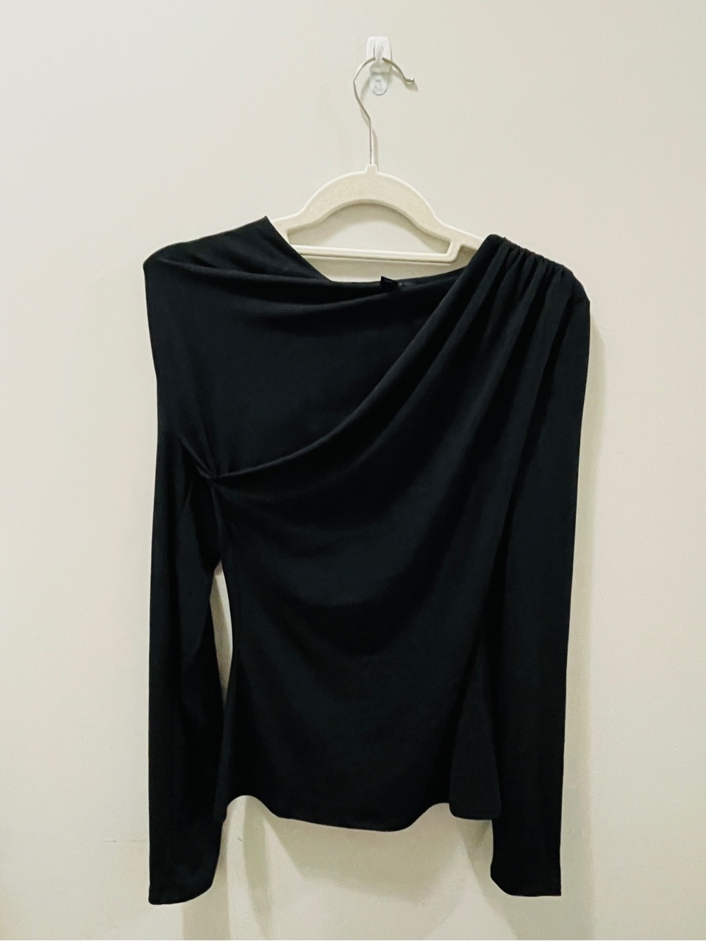 RW&CO. Black Draped Long-Sleeve Top - Picture 2 of 5